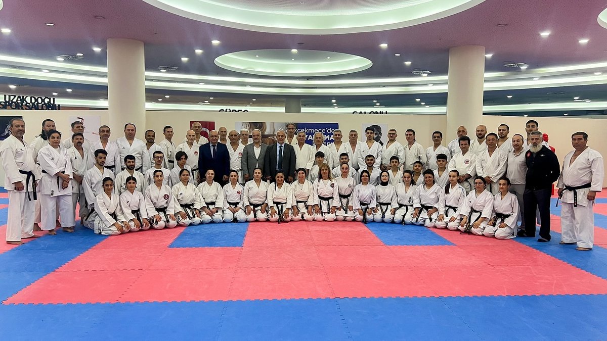 Başkanımız Ercüment Taşdemir, Dan ve Antrenör Gelişim Seminerinde Kursiyerlerle Bir Araya Geldi