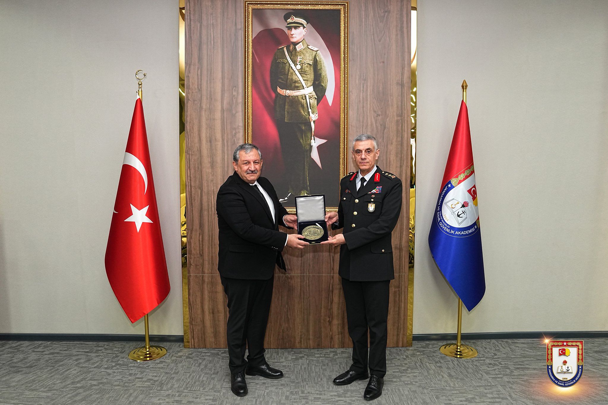 Kick Boks Federasyonu ile Jandarma ve Sahil Güvenlik Akademisi Arasında İş Birliği Protokolü